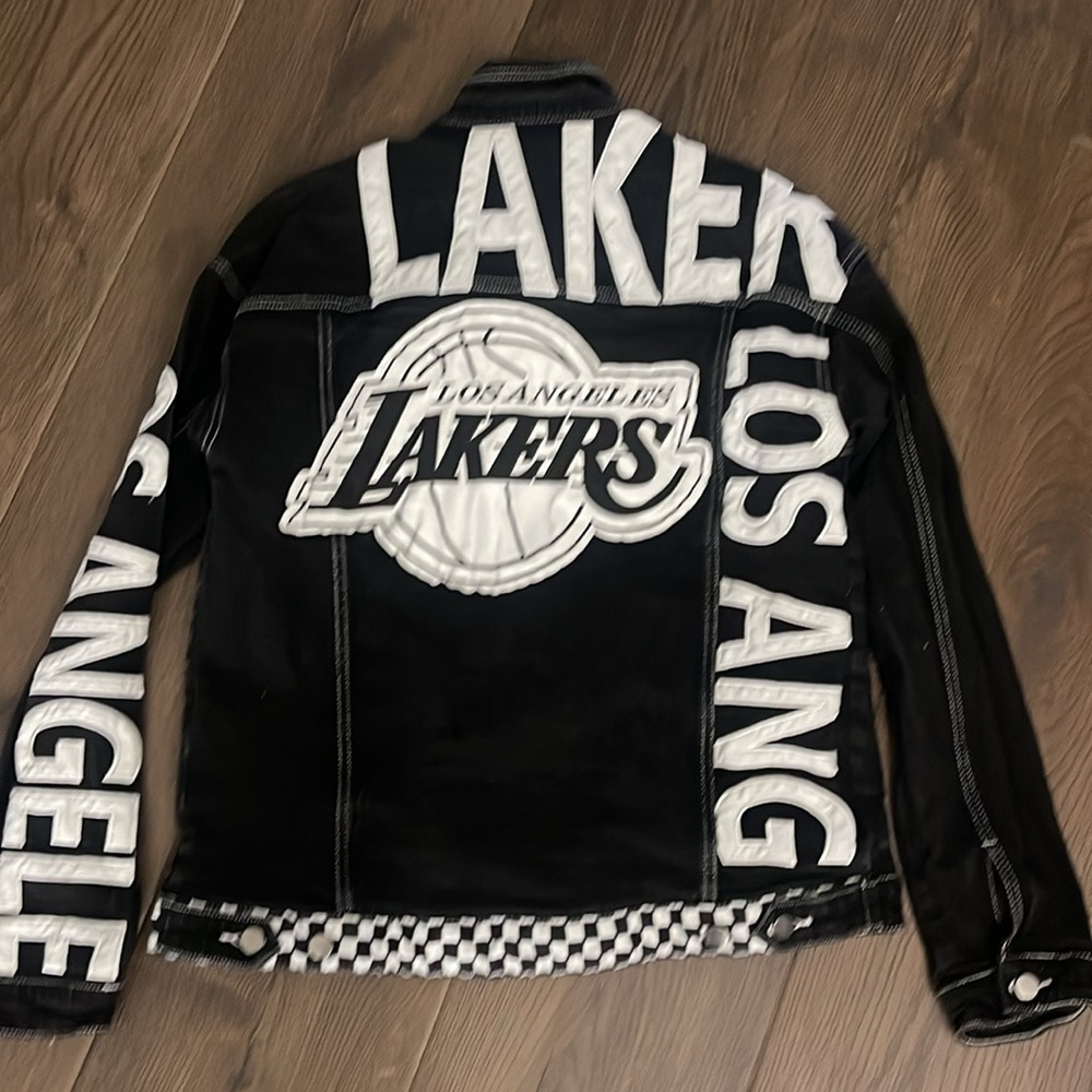 LA Lakers denim jacket *nice!* - Picture 6 of 7